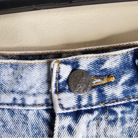 Sasson vintage acid wash jean skirt with bow size 9 runs small closer to 6 - Picture 4 of 7